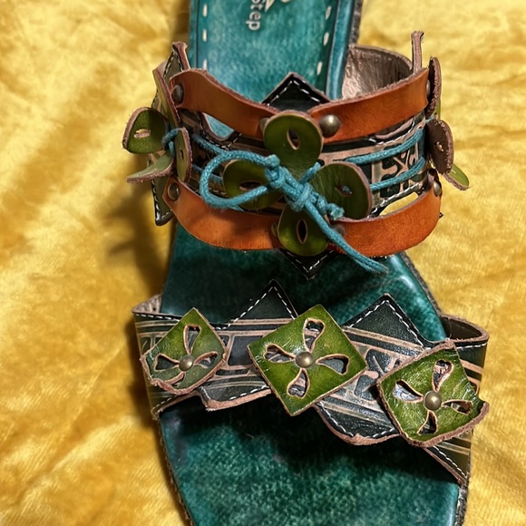 Sandles - Picture 5 of 5